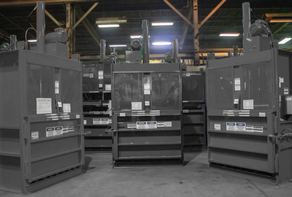 Komar vertical baler