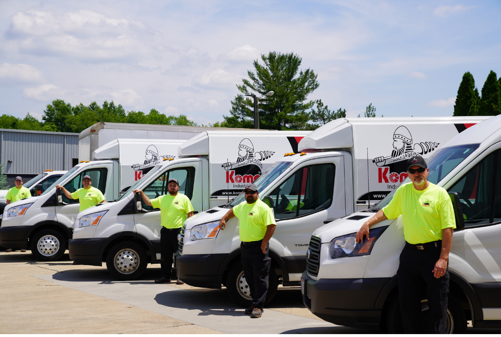 Komar service team